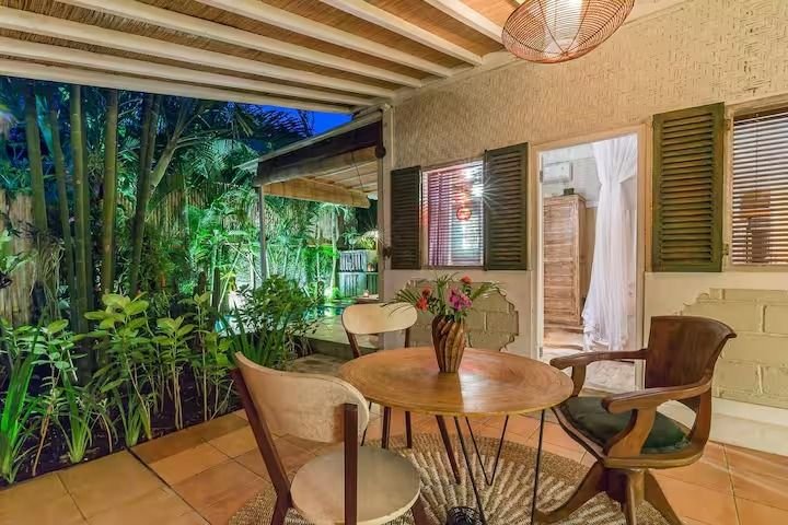 Villa Dua De Is Seminyak, Bali — outdoor dining table