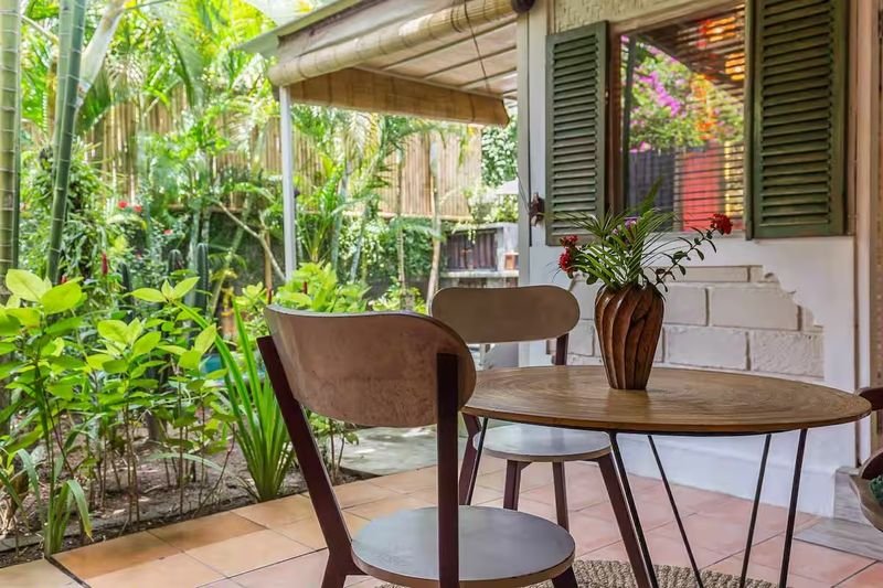 Villa Dua De Is Seminyak, Bali — round table by plants
